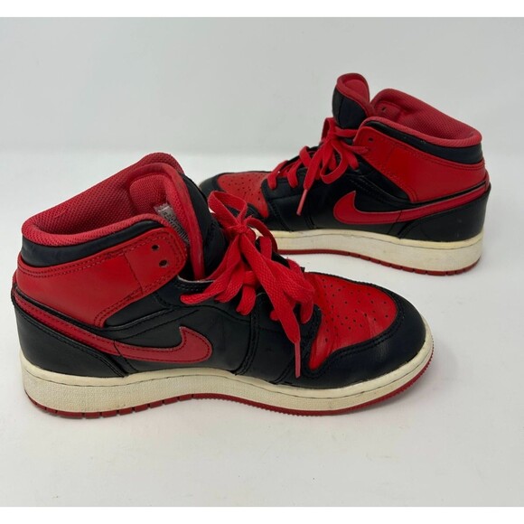 Nike Air Jordan 1 Mid Bred GS DQ8423-060 Youth Size 4.5Y Black Red